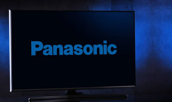 Düz ekran TV seti Panasonic logosu görüntüleme — Stok fotoğraf