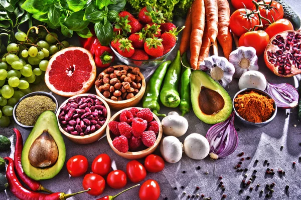 Composizione Con Prodotti Alimentari Vegetariani Freschi — Foto Stock