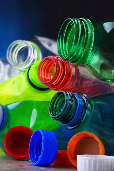 Leere Farbige Kohlensäurehaltige Getränkeflaschen Plastikmüll — Stockfoto