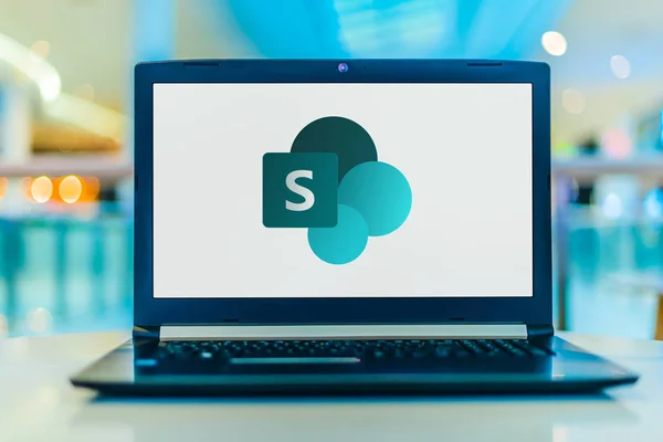 Poznan Pol Feb 2020 Computador Portátil Exibindo Logotipo Sharepoint Uma — Fotografia de Stock