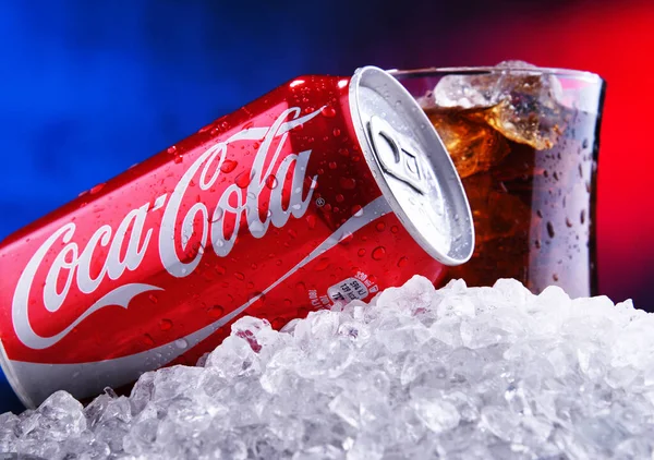 Poznan Pol Feb 2020 Blik Coca Cola Een Koolzuurhoudende Frisdrank — Stockfoto