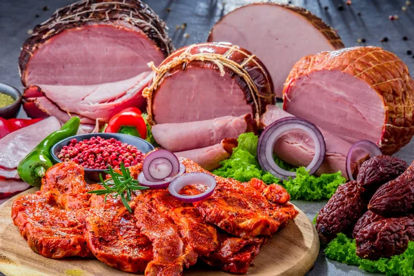 Composición Con Productos Cárnicos Variados Como Jamón Salchicha Filete Pato — Foto de Stock