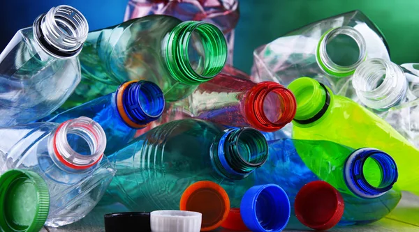 Bouteilles Boissons Gazeuses Colorées Vides Déchets Plastiques — Photo