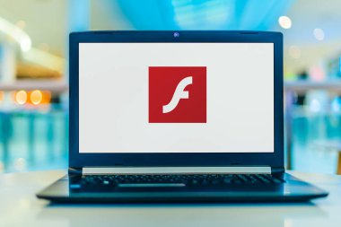 Poznan, Pol - 22 Şubat 2020: Animasyon yapımında kullanılan eski bir çokluortam yazılım platformu olan Adobe Flash 'ın dizüstü bilgisayar logosu