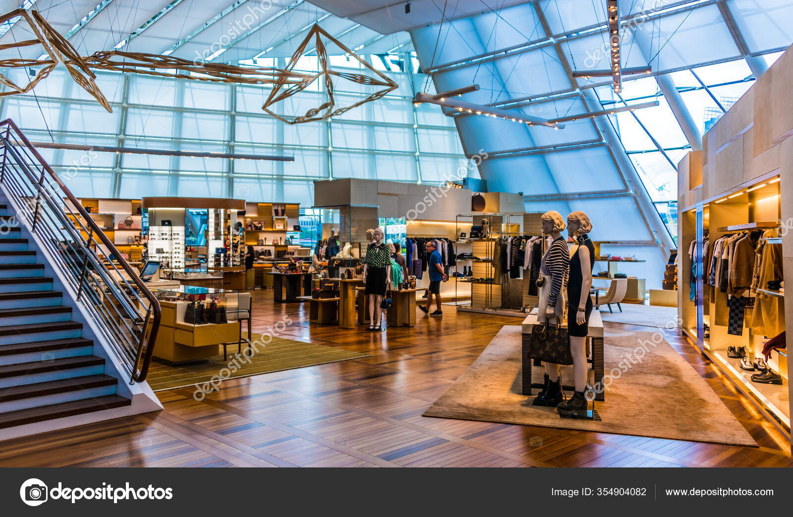 Singapore Mar 2020 Interior Louis Vuitton Fashion House Marina Bay – Stock  Editorial Photo © monticello #354904082