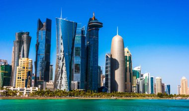 Doha, Katar - 27 Şubat 2020: Doha, Katar 'ın şehir merkezi rıhtımı