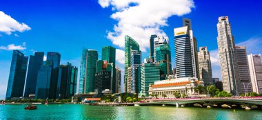 SINGAPORE - MAR 1, 2020: Singapur şehir merkezi iş mimarisi Kordon 'da görüldü