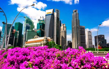 SINGAPORE - MAR 1, 2020: Singapur şehir merkezi iş mimarisi Kordon 'da görüldü