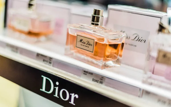 Singapur Mar 2020 Botellas Perfume Dior Estante Tienda — Foto de Stock