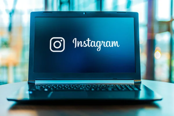 Poznan Pol Mar 2020 Komputer Laptop Yang Menampilkan Logo Instagram — Stok Foto