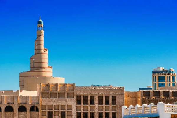Doha Qatar Feb 2020 Tradiční Architektura Souq Waqif Spirálovou Mešitou — Stock fotografie