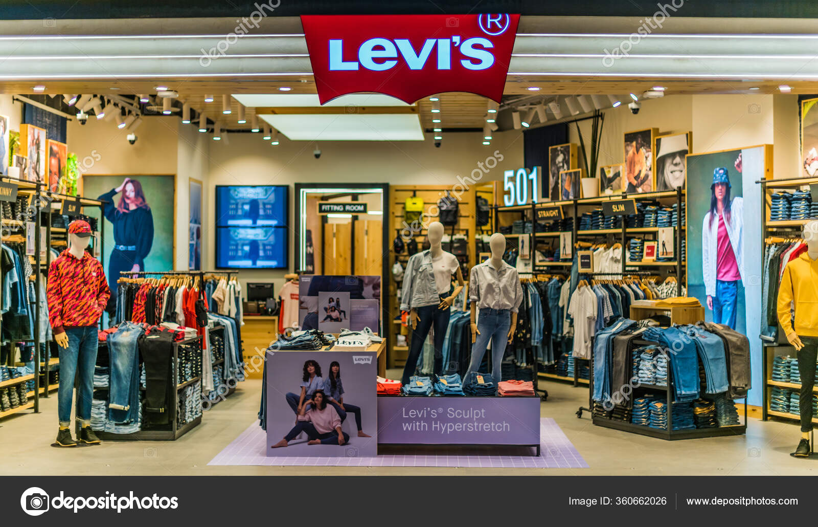 Singapore Mar 2020 Front Entrance Levis Store Singapore Shopping Mall –  Stock Editorial Photo © monticello #360662026