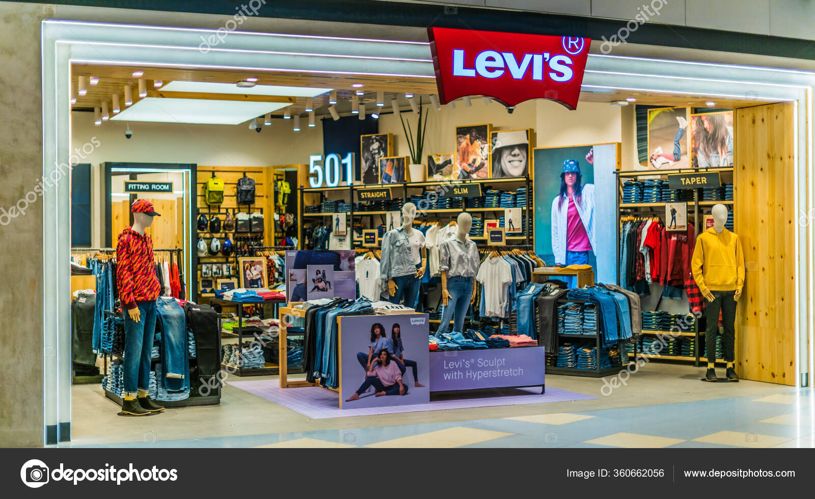 Levis store Stock Photos, Royalty Free Levis store Images | Depositphotos