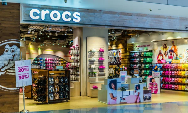 crocs wellington mall