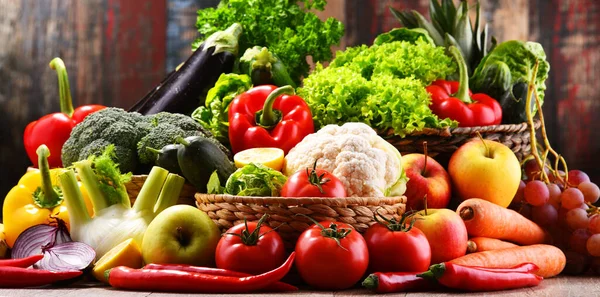 Composição Com Hortaliças Frutas Orgânicas Variadas — Fotografia de Stock