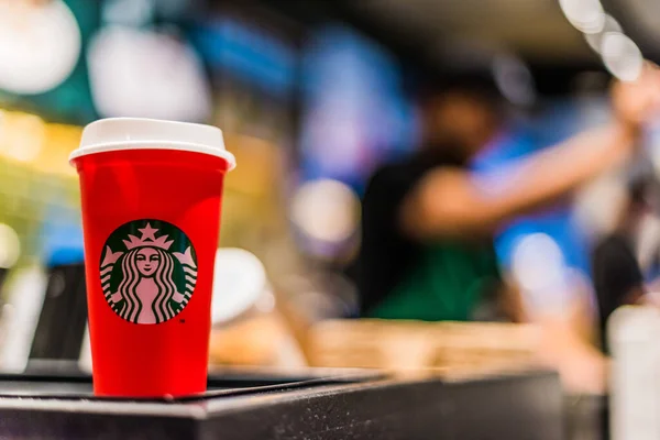 Doha Qatar Feb 2020 Een Papieren Kopje Koffie Starbucks Coffeeshop — Stockfoto