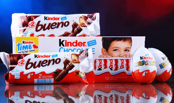 POZNAN, POL - 9 APR 2020: Kinder Çikolata Ürünleri, İtalyan şekerleme şirketi Ferrero tarafından üretilen bir şekerleme markası.