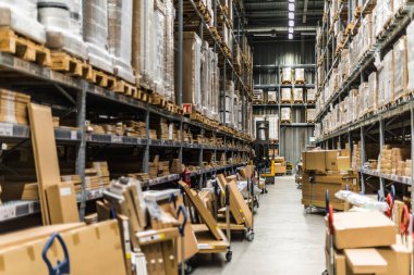 SINGAPORE - MAR 6, 2020: Singapur 'daki IKEA deposunun içi