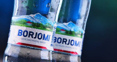 POZNAN, POL - 30 APR 2020: Orta Gürcistan 'daki Borjomi Vadisi' ndeki doğal karbonlu maden suyu markası.