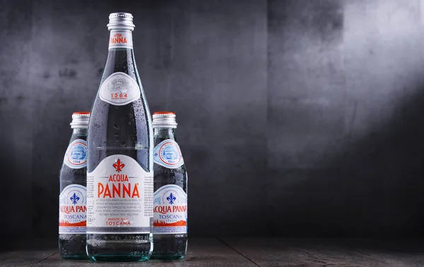 Poznan Pol Apr 2020 Bottiglie Acqua Panna Marchio Italiano Acqua — Foto Stock