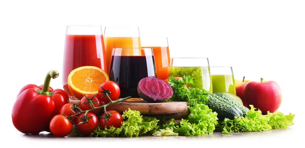 新鮮な有機野菜やフルーツジュースとメガネ デトックスダイエット — ストック写真