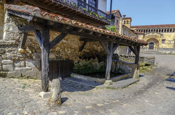 Lavaggio pubblico di Santillana del Mar, Cantabria, Spagna — Foto Stock