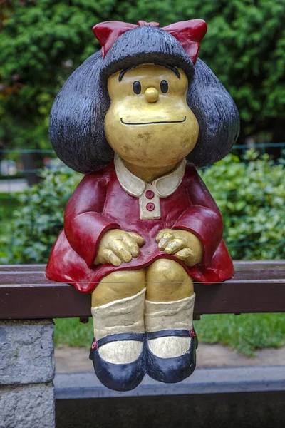 Mafalda Sculpture in San Francisco Park in Oviedo — Stock Photo, Image