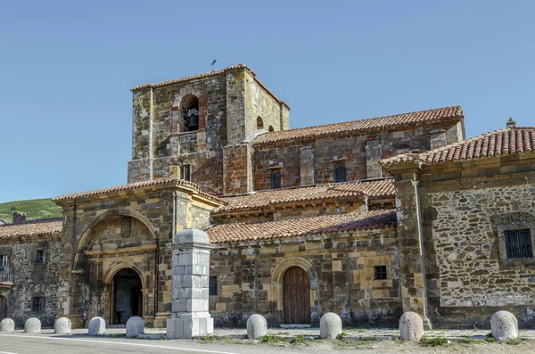 Collegiata di Santa Maria de Arbas Leon in Spagna — Foto Stock