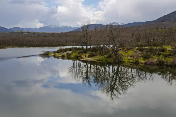 Embalse del Pontón, en la Finca de San Ildefonso. Segovia España —  Fotos de Stock