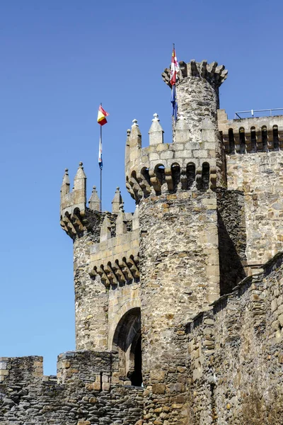 Wejście do domu lub głównego zamku templariuszy w Ponferrada, Hiszpania — Zdjęcie stockowe