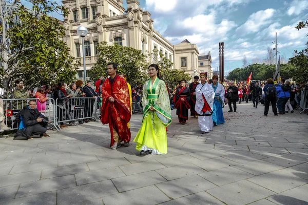 Parade zum chinesischen Neujahrsfest in Barcelona. — Stockfoto