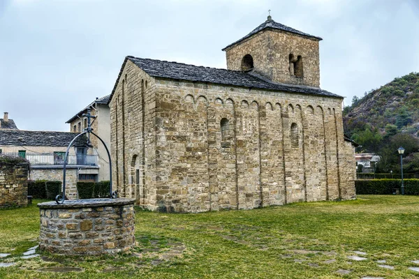Kerk van San Caprasio in Santa Cruz de la Seros, Aragon, Spanje — Stockfoto