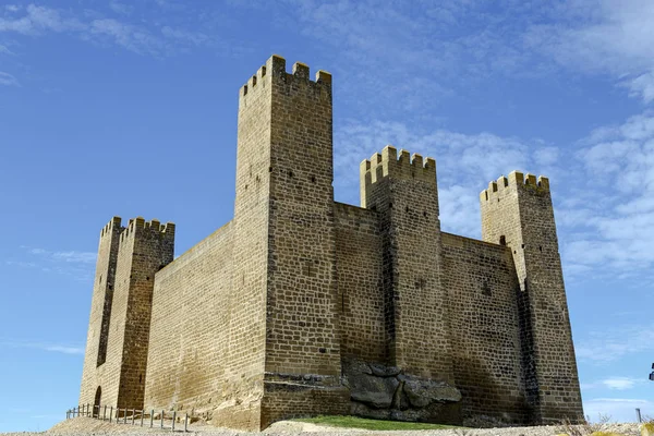 Kasteel in sadaba met schoonheid sky in saragossa, Spanje — Stockfoto