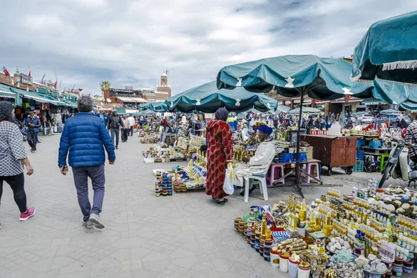 Berber marknaden i souks i Marrakech, Marocko — Stockfoto