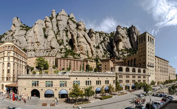 Benedictine monastery of Santa Maria de Montserrat in Spain — Stock Photo, Image