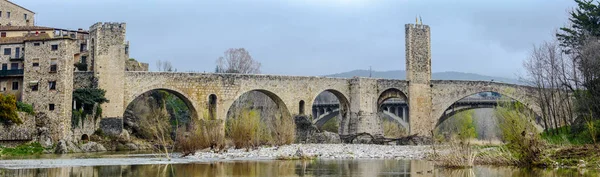 Besallu Spagna, un villaggio catalano — Foto Stock