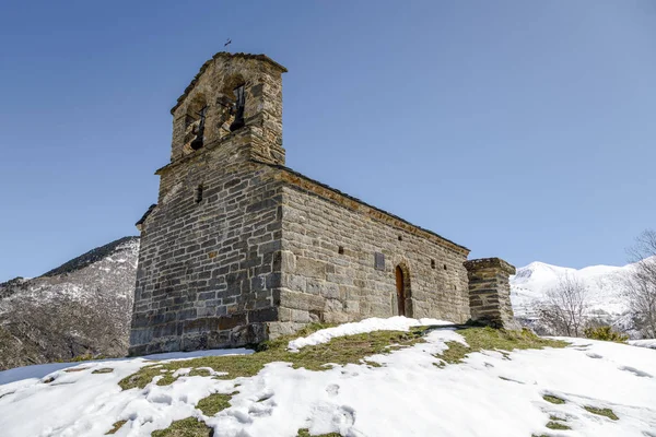 Chiesa Romana dell'Eremo di San Quirce de Durro (Catalogna - Spagna ) — Foto Stock