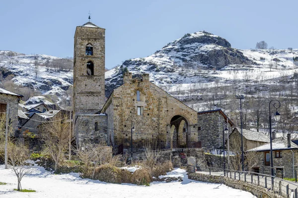 Église romaine de la Nativité de la Mère de Dieu de Durro (Catalogne - Espagne ). — Photo