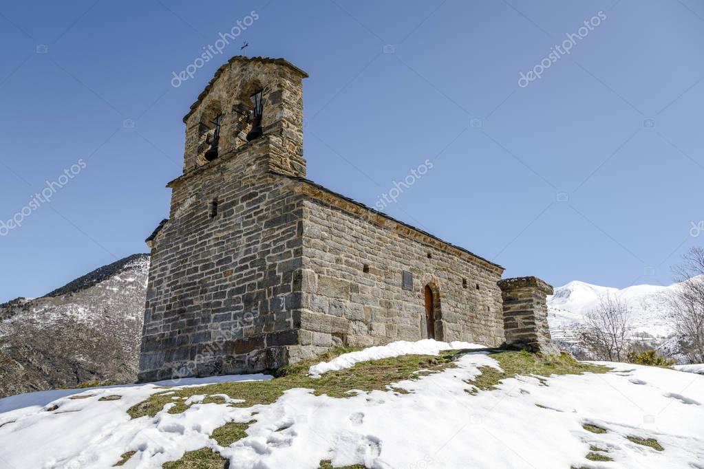  Roman Church of Hermitage of San Quirce de Durro (Catalonia - Spain)