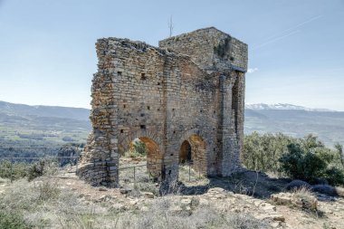 Isona ve Conca Della eyâletinde bulunan Llorda Kalesi