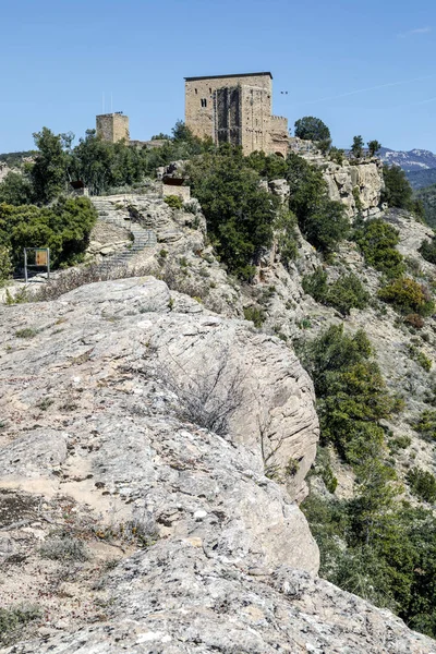 Hrad Llorda se nachází v obci Isona a Conca Della — Stock fotografie