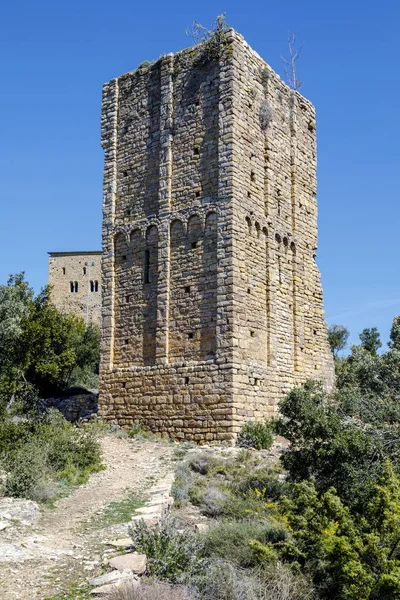 Llorda 的城堡位于 Isona 和孔卡德拉的自治市 — 图库照片