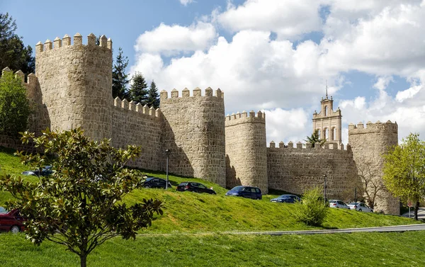 Middeleeuwse stadsmuren in avila — Stockfoto