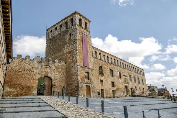 Палац навіси Берланга, в Берланга-дель-Дуеро, Іспанія — стокове фото