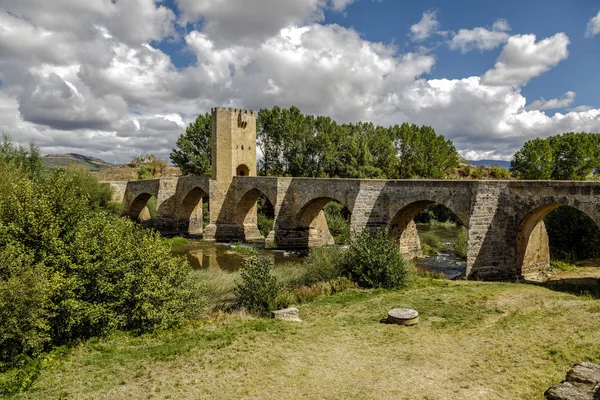 Medieval bridge of Frias in Burgos — Stock Photo, Image