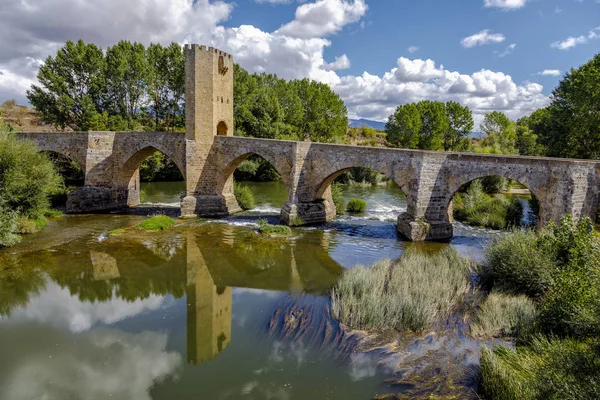 Medieval bridge of Frias in Burgos — Stock Photo, Image