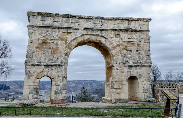 Romeinse boog van Medinaceli (2e-3e eeuw) Soria provincie Spanje — Stockfoto