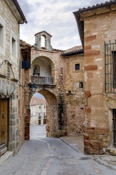 Main portal street in Siguenza, Spagna — Foto Stock