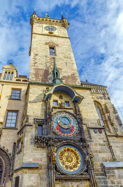 Reloj astronómico en la plaza de la ciudad vieja de Praga, República Checa . —  Fotos de Stock