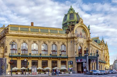 Belediye Binası, 1911 Prag 'da inşa edildi.